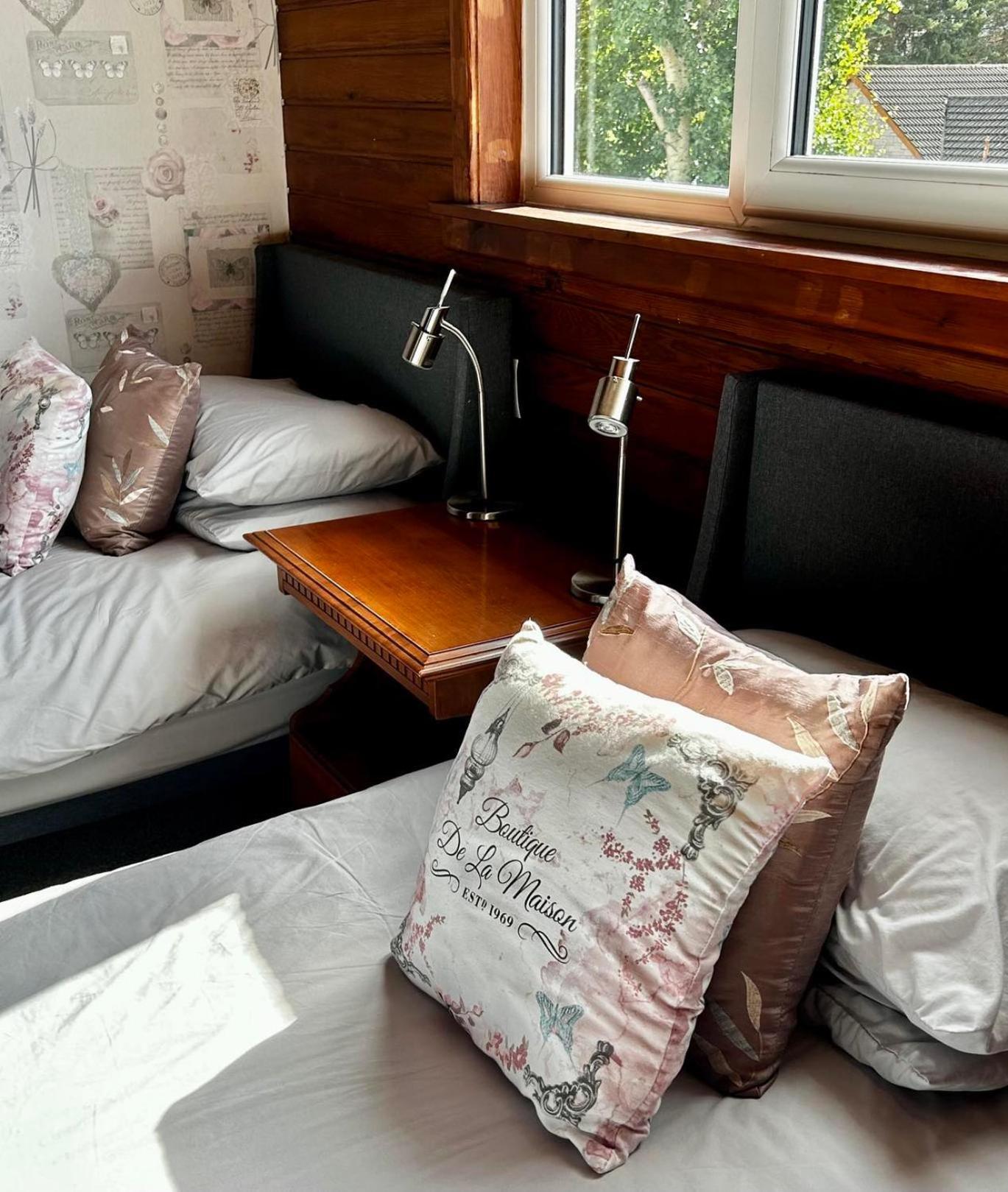 Dunroamin Bed And Breakfast Авимор Екстериор снимка