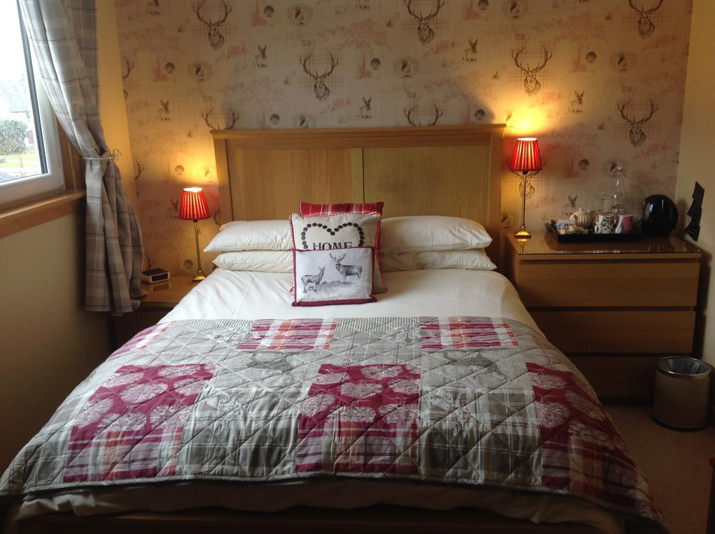 Dunroamin Bed And Breakfast Авимор Екстериор снимка
