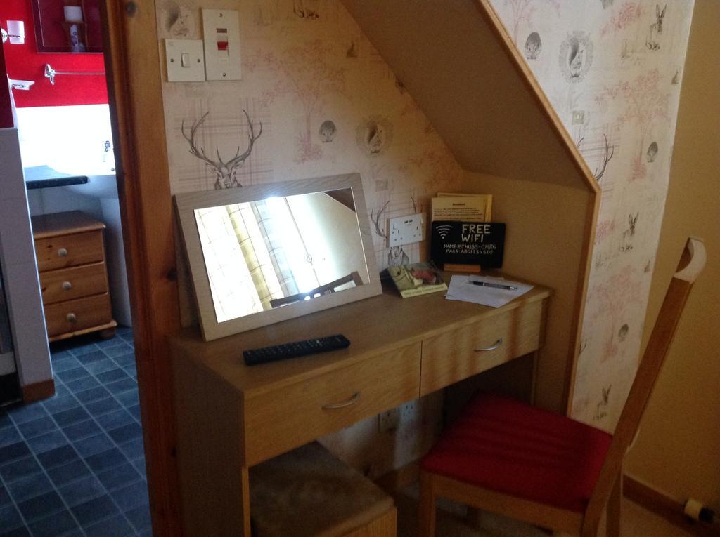 Dunroamin Bed And Breakfast Авимор Екстериор снимка