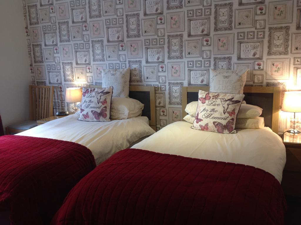 Dunroamin Bed And Breakfast Авимор Екстериор снимка